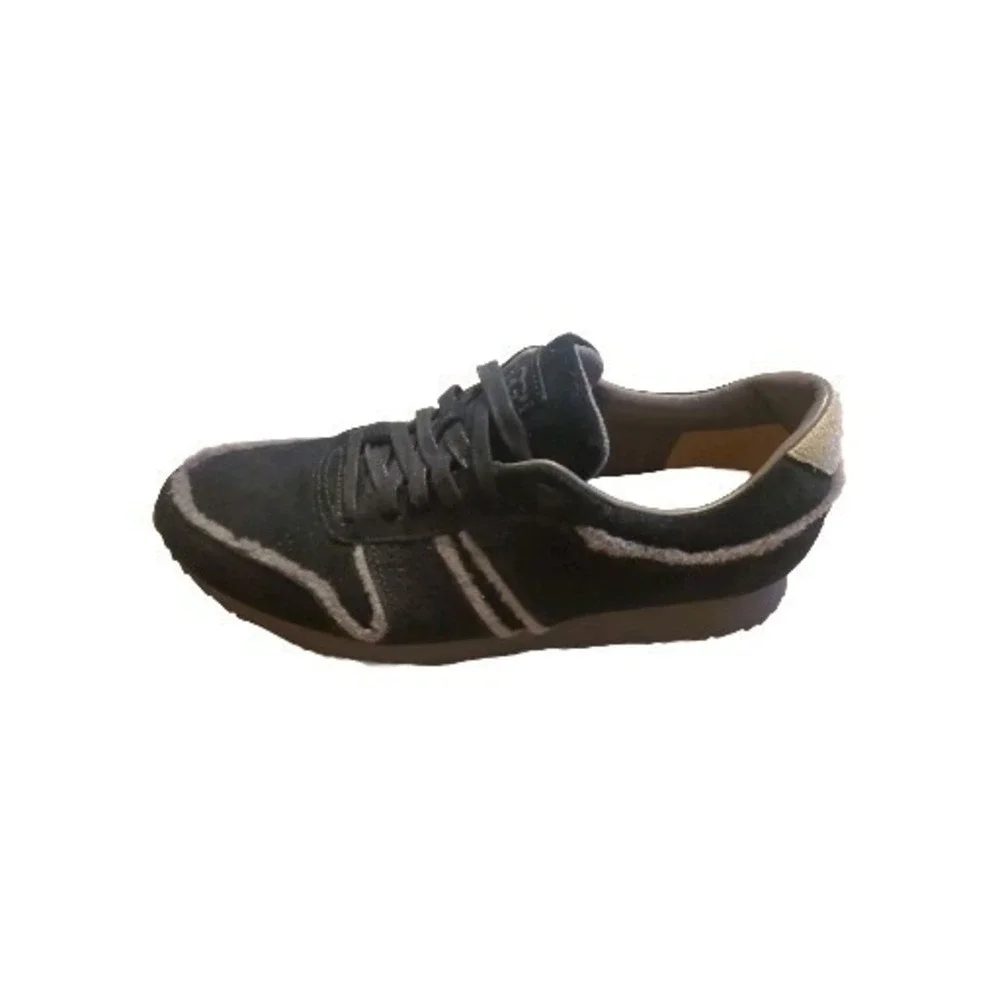 UGG Trigo Spill Seam Mens 11 Black Suede Sheepskin Sneaker Shoes Trainer 1110595